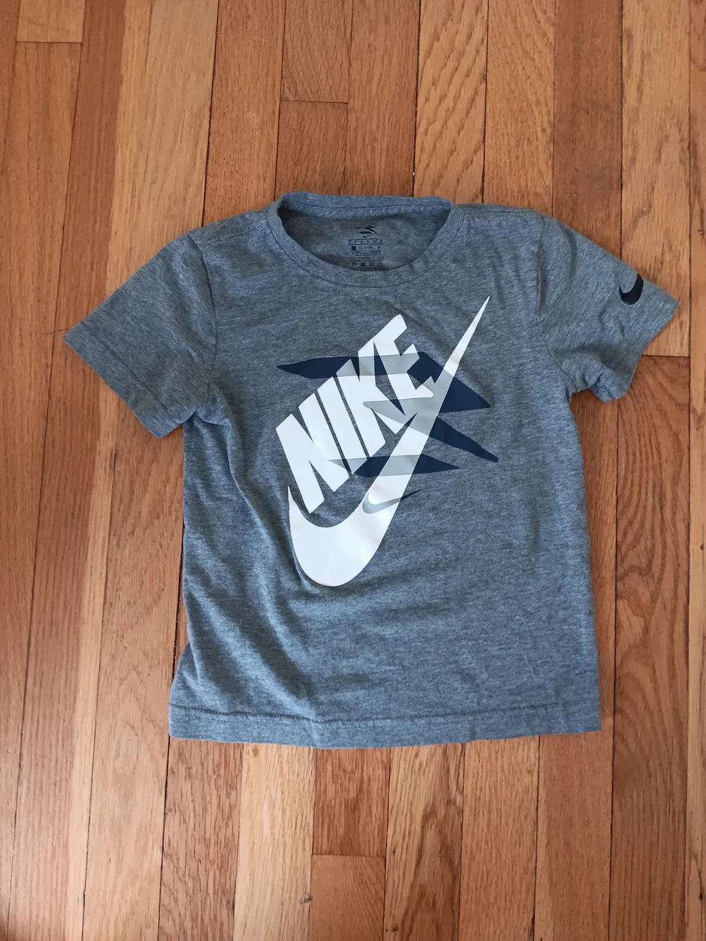 Nike three short